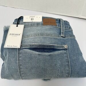 Judy‎ Blue NWT Mid-Rise Crochet Lace Trim Distressed Shorts Size 31 Style #1553